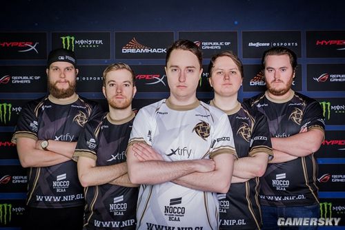 EDG赛后群访 教练：今天打了两把不一样的阵容 但是没发挥好