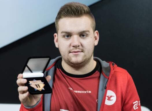 有惊无险！LNG成为2024LPL夏季赛第六支晋级登峰组的战队